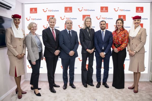 Emirates e Tui Cruises reforçam parceria de &quot;transição suave do ar para o mar&quot;